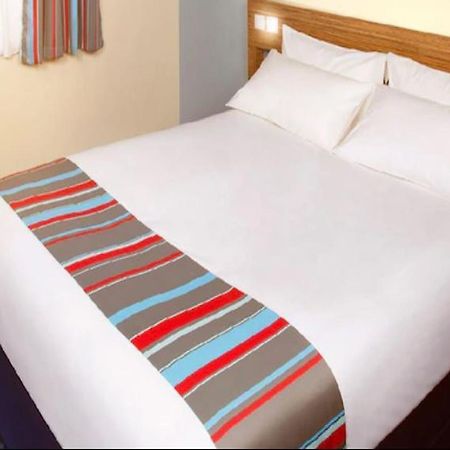 Travelodge Bracknell Exterior photo