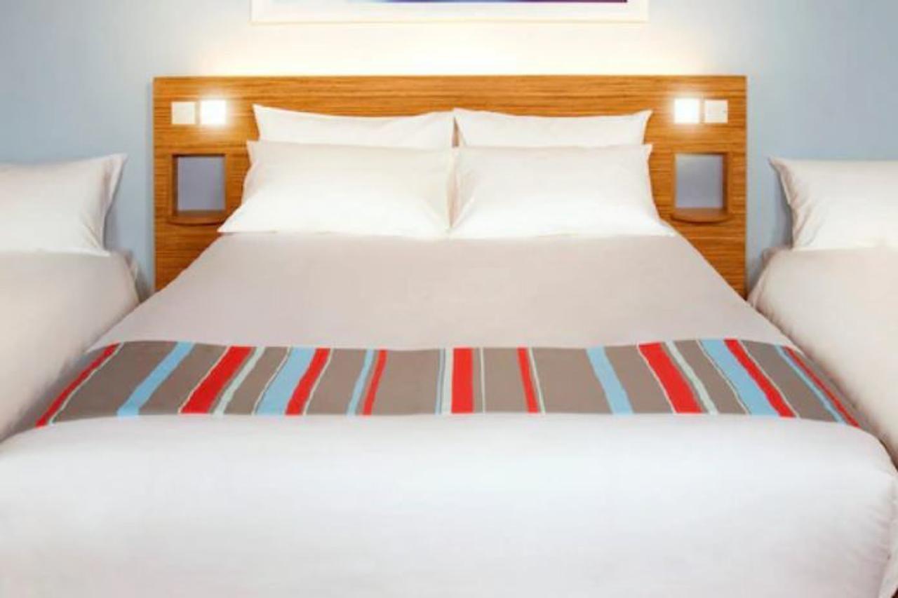 Travelodge Bracknell Exterior photo